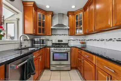 33 Adams St, Woodbridge Township, NJ 08830 - Photo 5