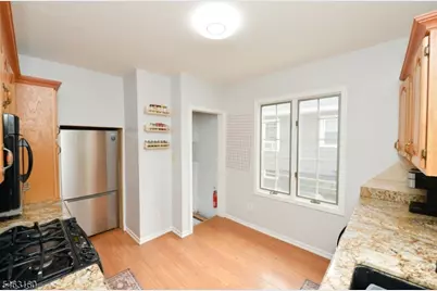 18 Minerva Ave, Hawthorne, NJ 07506 - Photo 9