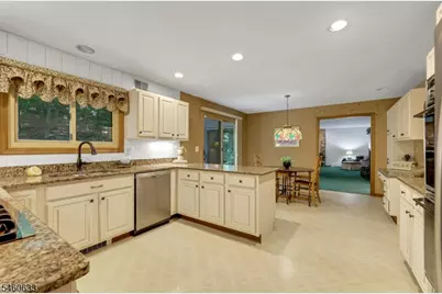 100 Cheshire Ln, Ringwood, NJ 07456 - Photo 11