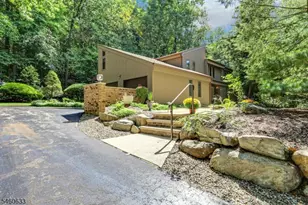 100 Cheshire Ln, Ringwood, NJ 07456 - Photo 5