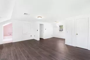 401 Bloomsbury Rd, Franklin Township, NJ 08804 - Photo 23