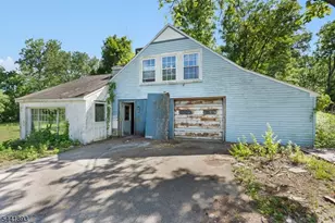 401 Bloomsbury Rd, Franklin Township, NJ 08804 - Photo 27