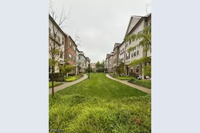 12 Braeburn Ct, Livingston, NJ 07039 - Photo 23