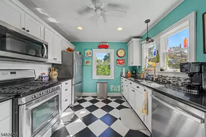 401 W Moore St, Hackettstown, NJ 07840 - Photo 9