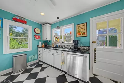 401 W Moore St, Hackettstown, NJ 07840 - Photo 11