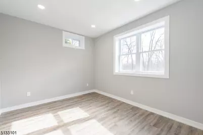 31 Berkshire Valley Rd, Roxbury Township, NJ 07847 - Photo 9