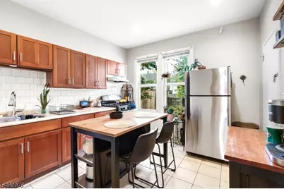 270 Goldsmith Ave, Newark, NJ 07112 - Photo 9