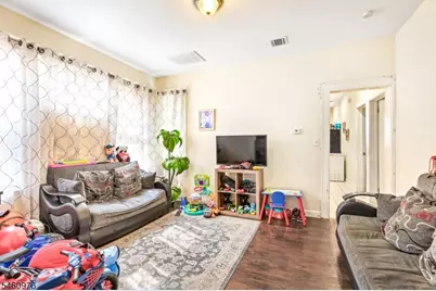 270 Goldsmith Ave, Newark, NJ 07112 - Photo 15