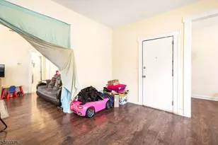 270 Goldsmith Ave, Newark, NJ 07112 - Photo 13