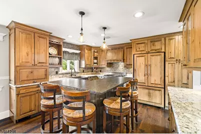 11 Tannery Ln, Roseland, NJ 07068 - Photo 5