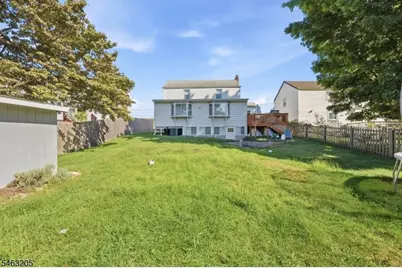818 Ridge Rd, Cedar Grove, NJ 07009 - Photo 23