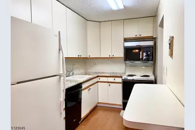 10 N Wood Ave Unit #702, Linden, NJ 07036 - Photo 7