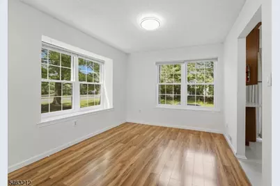 543 Manchester Ct, Piscataway Township, NJ 08854 - Photo 11