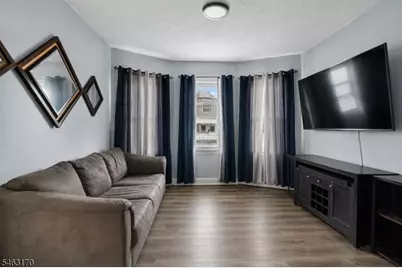 89 Burgess Pl, Passaic, NJ 07055 - Photo 9