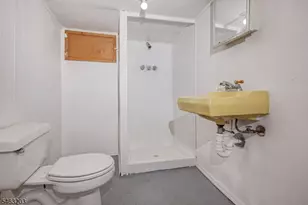 305 Pacific St, Paterson, NJ 07503 - Photo 29