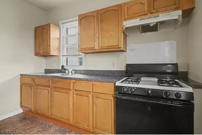 305 Pacific St, Paterson, NJ 07503 - Photo 21