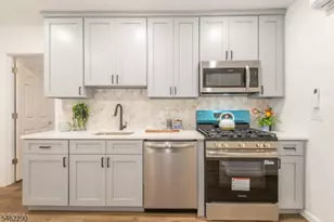 94 Washington Ave, Irvington, NJ 07111 - Photo 9