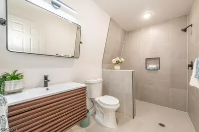 94 Washington Ave, Irvington, NJ 07111 - Photo 17