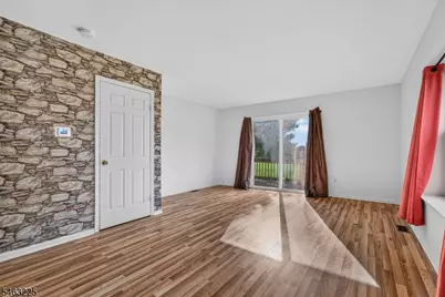 233 Spruce Ct, Raritan Township, NJ 08822 - Photo 5