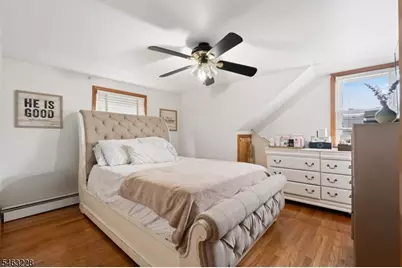 18 W Grochowiak St, South River, NJ 08882 - Photo 17