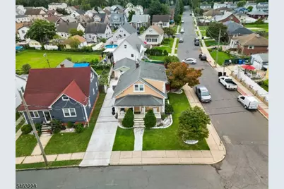 18 W Grochowiak St, South River, NJ 08882 - Photo 33