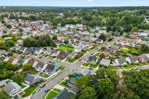 18 W Grochowiak St, South River, NJ 08882 - Photo 39