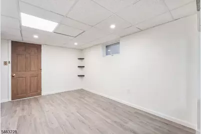 18 W Grochowiak St, South River, NJ 08882 - Photo 23