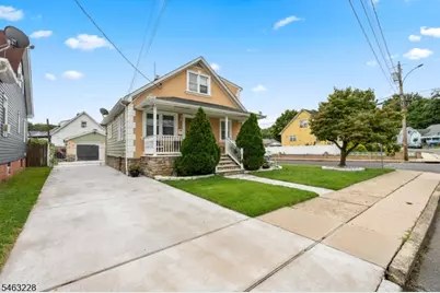18 W Grochowiak St, South River, NJ 08882 - Photo 3