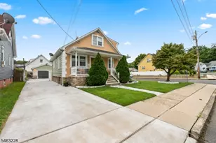 18 W Grochowiak St, South River, NJ 08882 - Photo 3