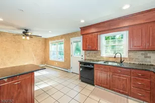 33 Lakeside Ave, Bloomingdale, NJ 07403 - Photo 13