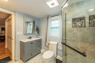 33 Lakeside Ave, Bloomingdale, NJ 07403 - Photo 29