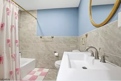 301 Roosevelt Ave, Hasbrouck Heights, NJ 07604 - Photo 11