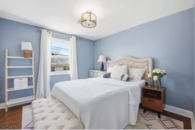 301 Roosevelt Ave, Hasbrouck Heights, NJ 07604 - Photo 21