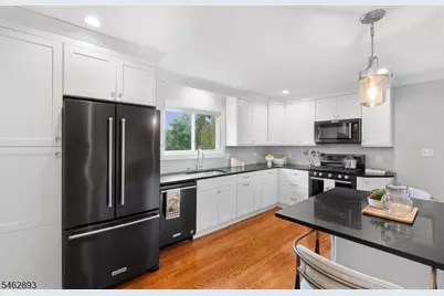 17 Ralph Pl, Morristown, NJ 07960 - Photo 7