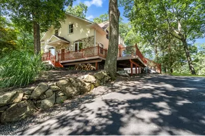 104 Bishops Rock Rd, Hopatcong, NJ 07843 - Photo 7