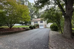 11 Richmond Rd, Byram Township, NJ 07874 - Photo 1