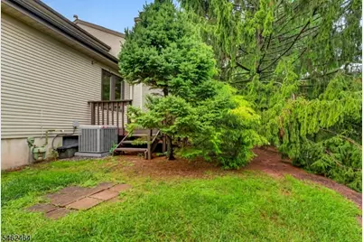 10 Hemlock Ct, Raritan Township, NJ 08822 - Photo 25