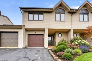10 Hemlock Ct, Raritan Township, NJ 08822 - Photo 1