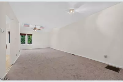 10 Hemlock Ct, Raritan Township, NJ 08822 - Photo 5