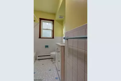 39 Sunset Rd, Pequannock Township, NJ 07444 - Photo 11