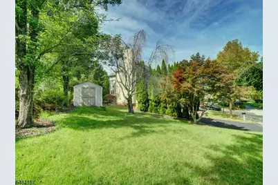 9 Bukiet Ct, Roxbury Township, NJ 07852 - Photo 3