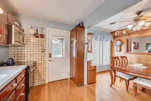 669 Old Post Rd, Edison Twp., NJ 08817 - Photo 21