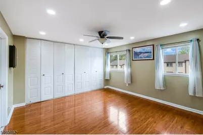 32 Chelsea Way, Bridgewater Twp., NJ 08807 - Photo 17