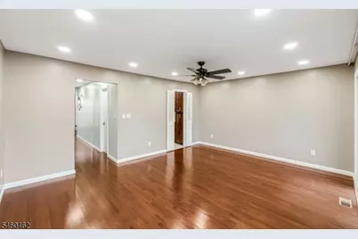 32 Chelsea Way, Bridgewater Twp., NJ 08807 - Photo 5