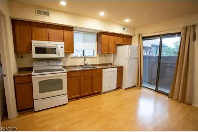 112 Bluebird Dr #A, Hillsborough Township, NJ 08844 - Photo 5