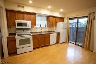 112 Bluebird Dr, Hillsborough Township, NJ 08844 - Photo 5