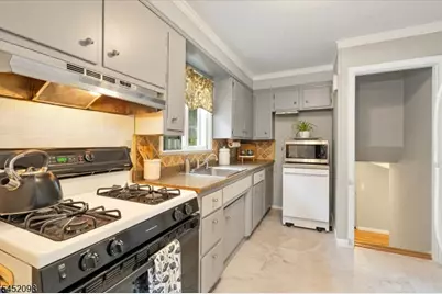 130 S Glenwood Road, Fanwood, NJ 07023 - Photo 13