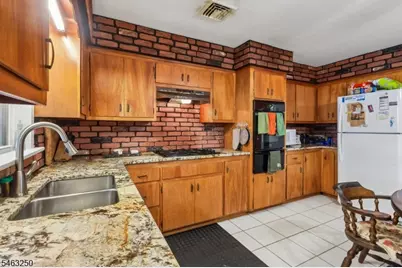 844 Lakeshore Dr, Aberdeen Township, NJ 07735 - Photo 3