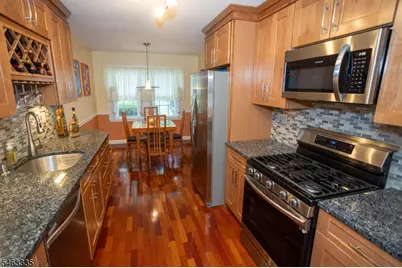 113 Woodmere Dr, Sayreville, NJ 08859 - Photo 7