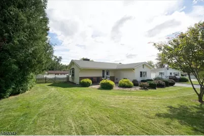 8 Fern Ave, Hamburg, NJ 07419 - Photo 3